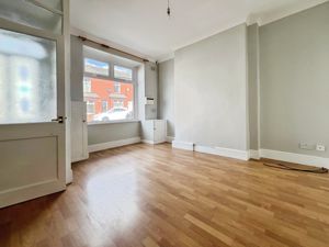Lounge- click for photo gallery
